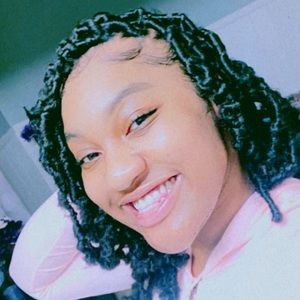 Meet your Posher, Lyevia